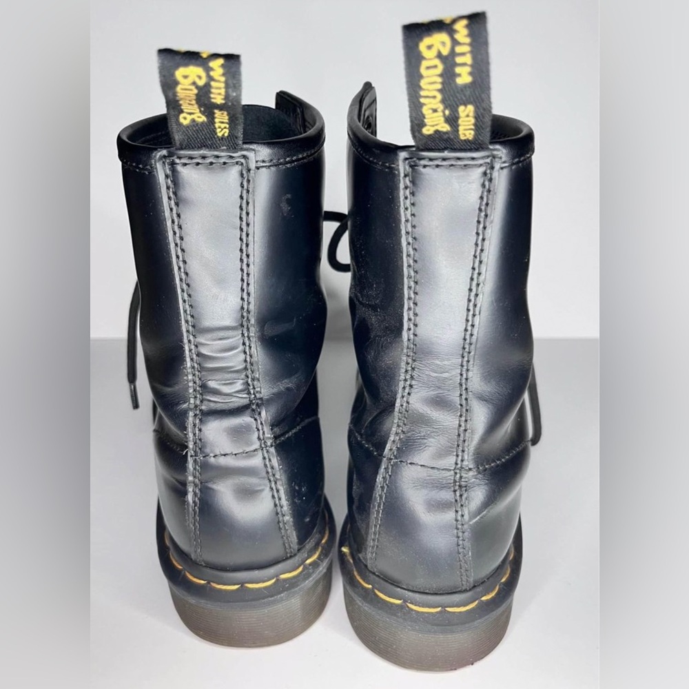 Dr Martens PERFECT condition. Only worn once Women’s size 8 Men’s size 6.5